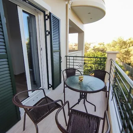 Apartment Aeraki House *